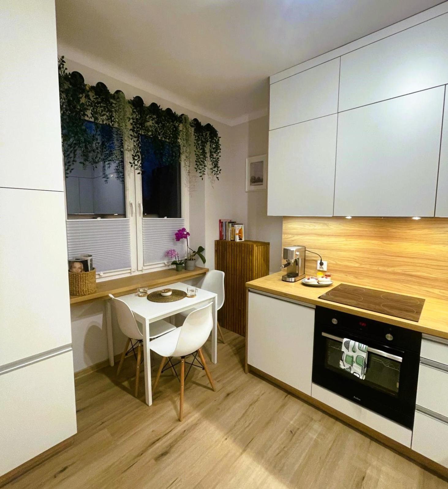 Mr Home Apartments - Mogilska Krakau Buitenkant foto